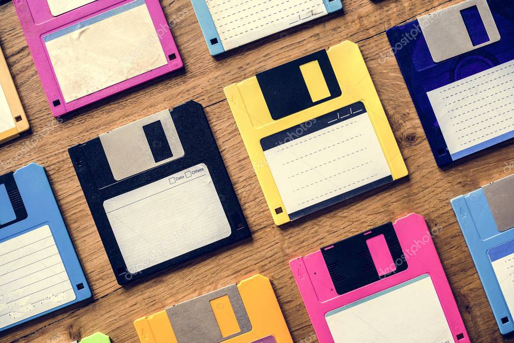 Arbeitsplatz mit Computer und Scanner für die digitale Erfassung von Objekten